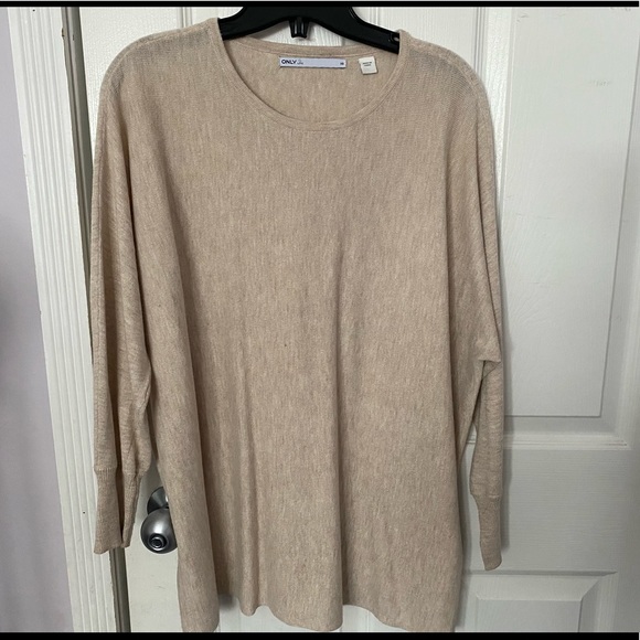 “Soft Whisper” Top by ONLY from Silver Icing in Oatmeal XS-Med - Picture 2 of 5